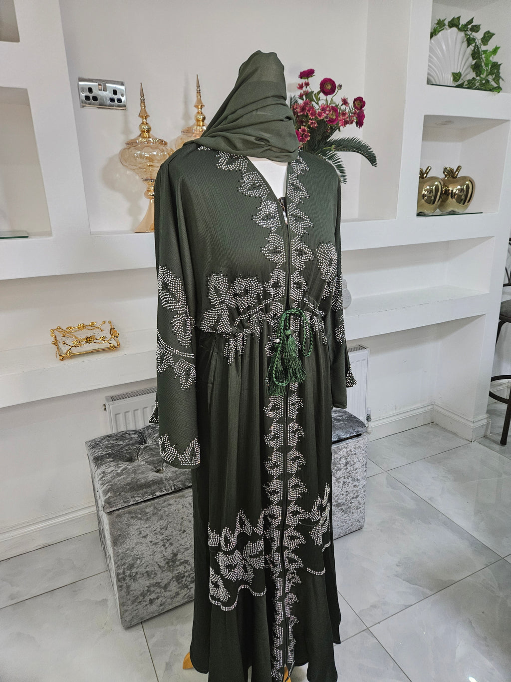 Vine Green Closed Abaya