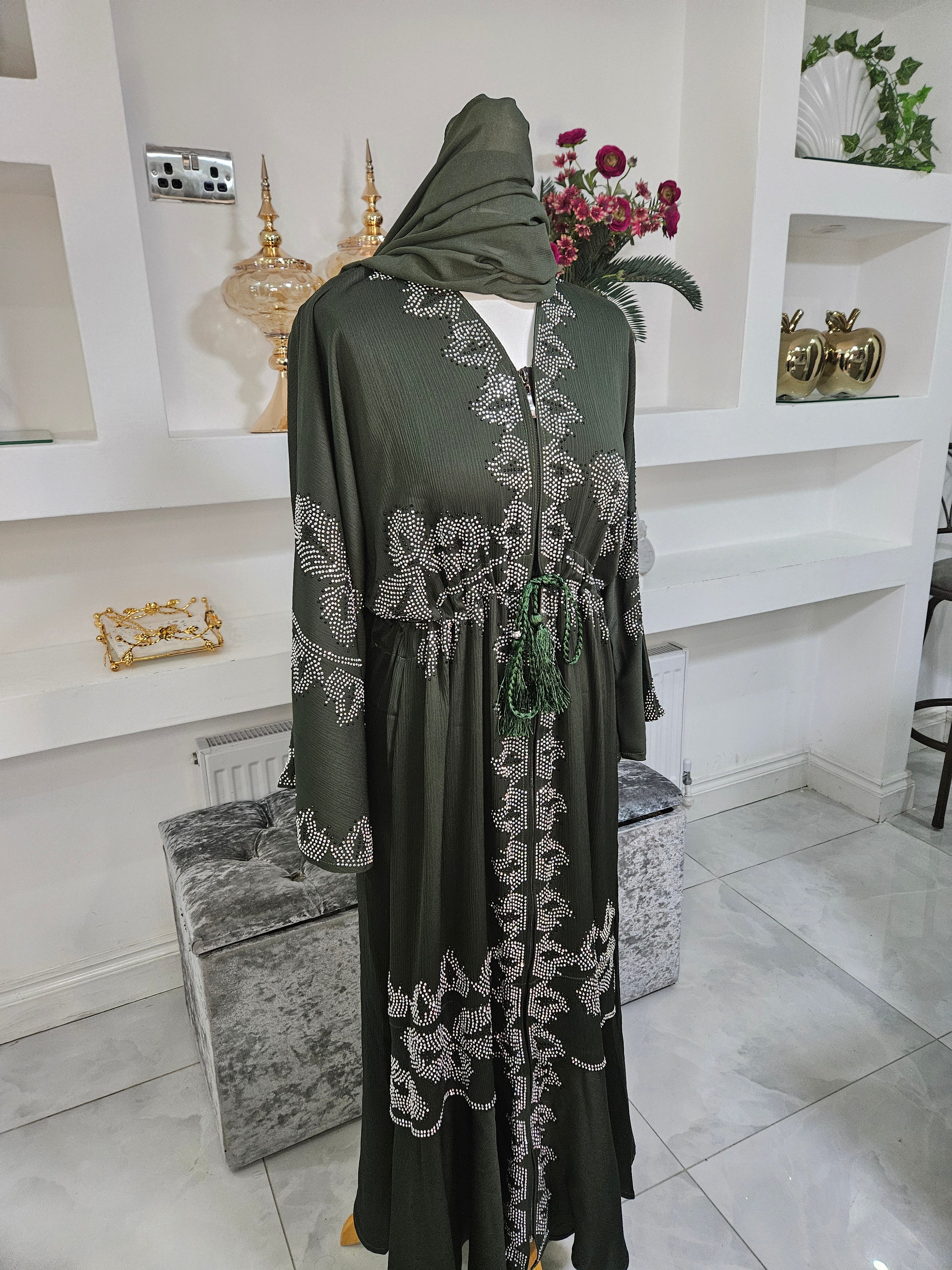 Vine Green Closed Abaya