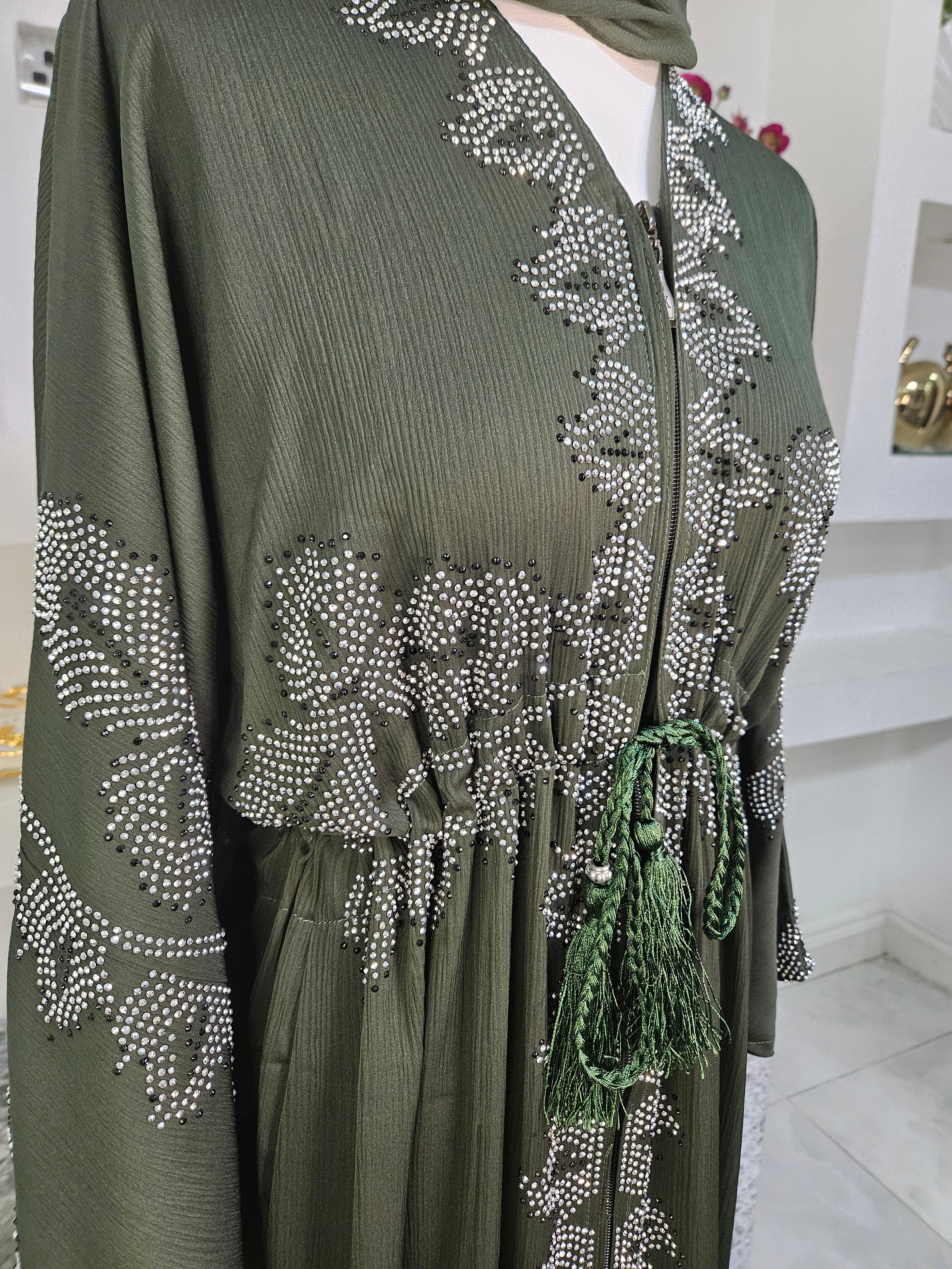 Vine Green Closed Abaya