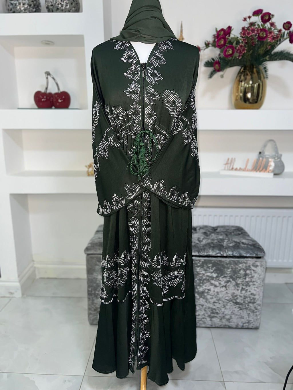 Vine Green Closed Abaya