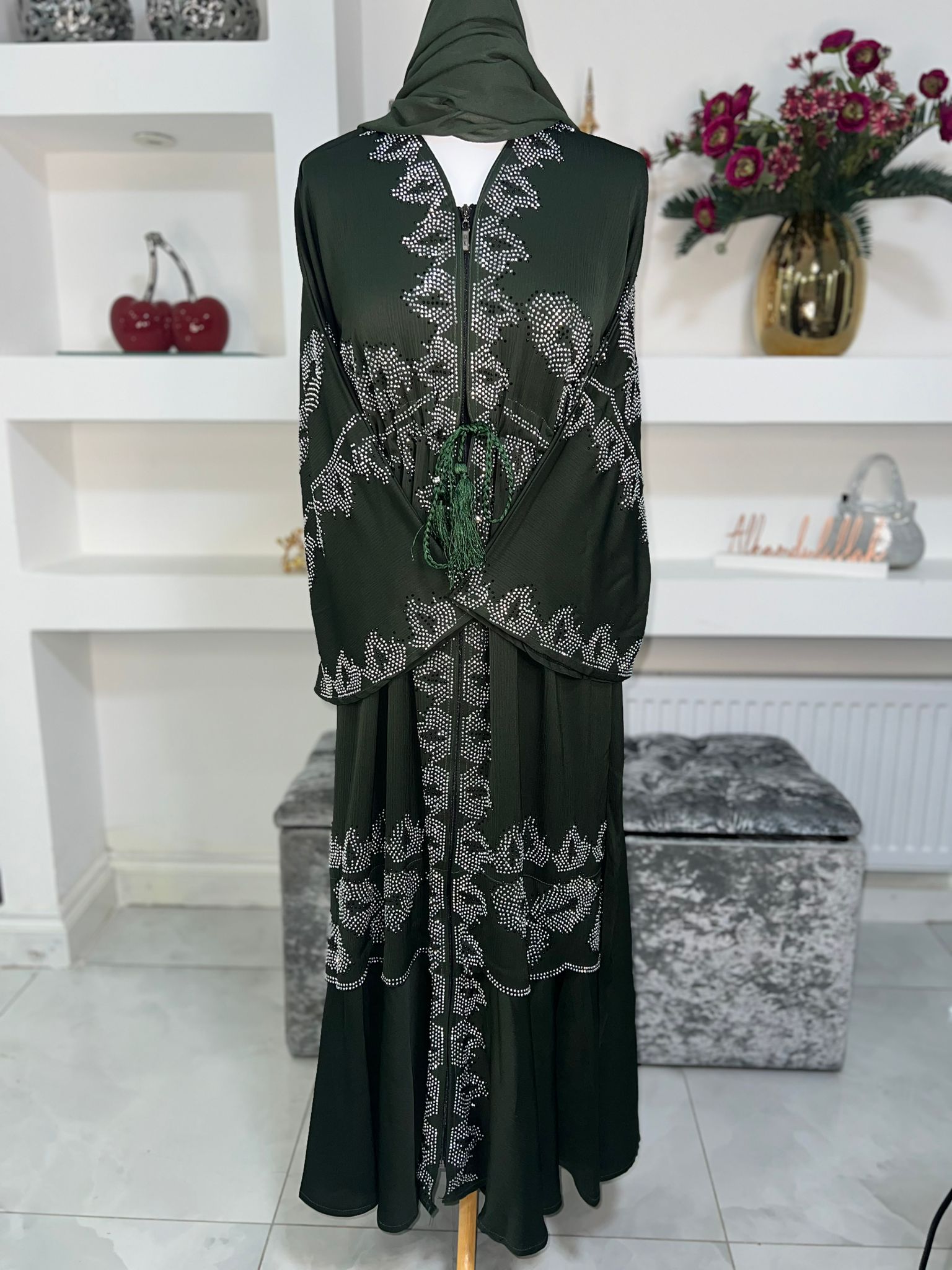Vine Green Closed Abaya